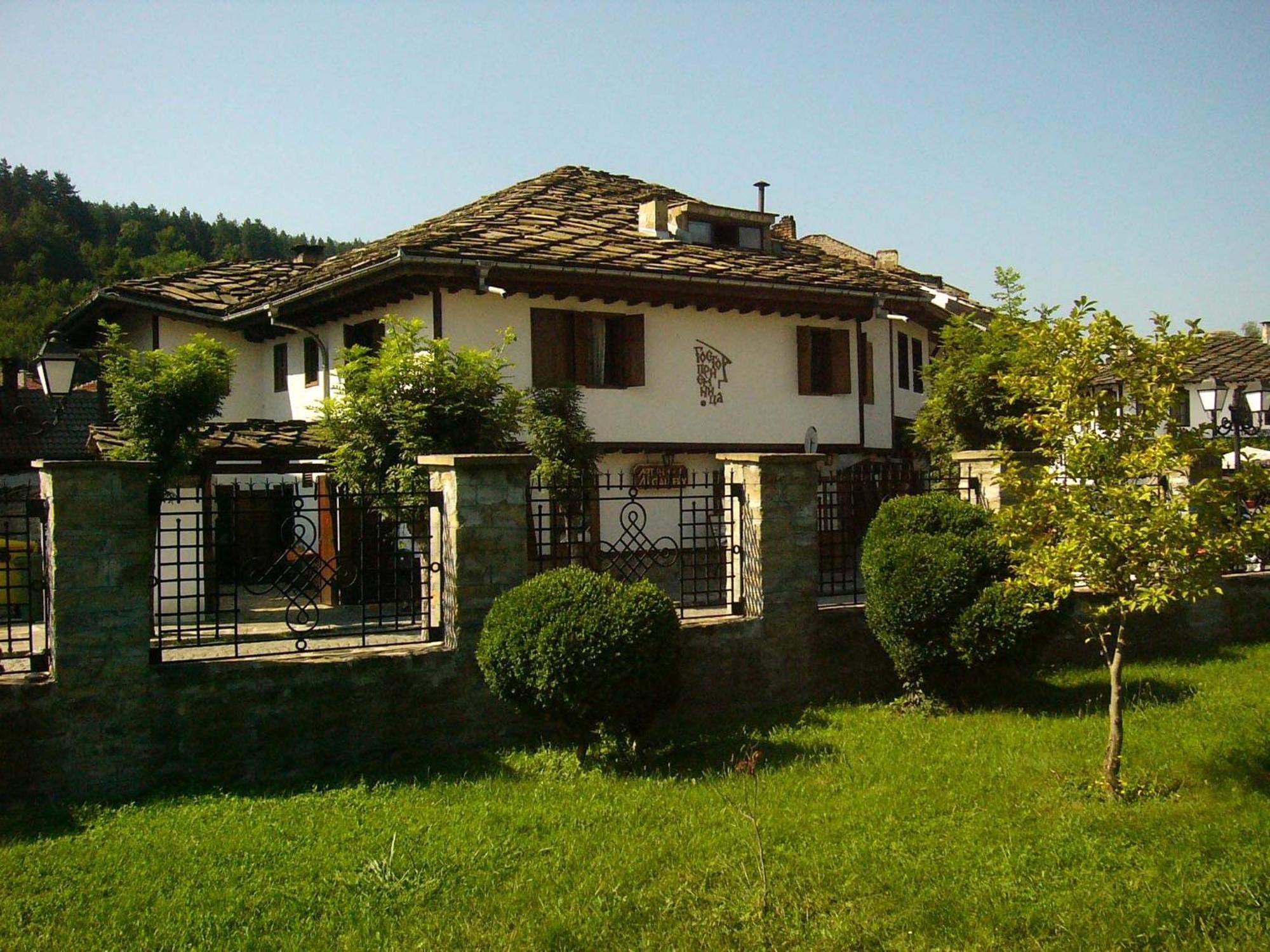 Art - M Gallery Tryavna Exterior photo
